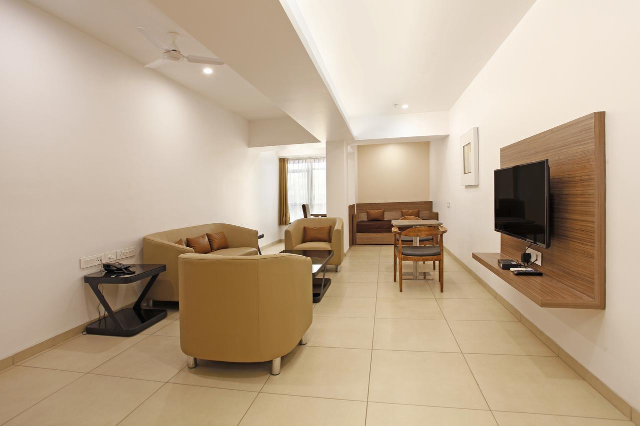 Hotel Dwarkamai Nagpur Room photo